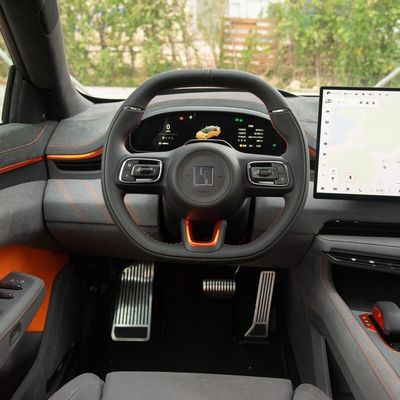 Front Suspension Form Zeekr 001 Z-Sport 4WD Electric Car 100kwh EV Cars Orange 2023