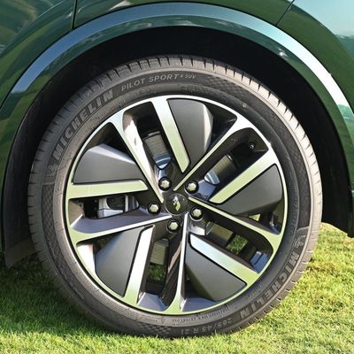 Li L6/L7/L9 PRO/Max/Ultra 2024 EV SUV Energy Vehicle Electric Car Extended Range Hybrid