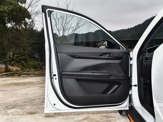 Uni V Gasoline Car 5 Seats Customized Request Changan Uni-V 1.5t Petrol Car Sedan