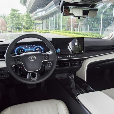 2024 Toyota Camry Dual Engine 2.5hg Flagship Hybrid Car Left Steering Closed Body Type