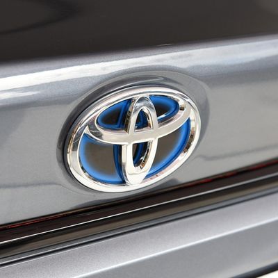 Toyota Levin 1.8L Luxury Edition Hybrid Energy Car Dual Engine for Customized Request