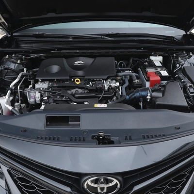 Vehical 2023 Toyota Camry 2.5g Deluxe Edition for Online/Local After-sales Service