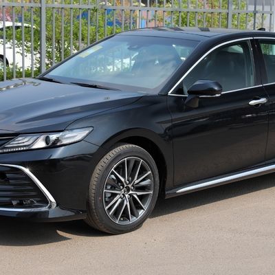 2023 Sale Toyota Camry 2.5g Deluxe Edition Gasoline Car with 2500-4000CC Displacement