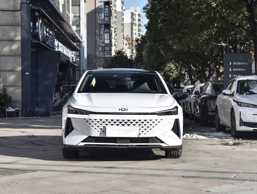 Changan Qi Yuan A06 with White Exterior Color and Hydraulic Braking System