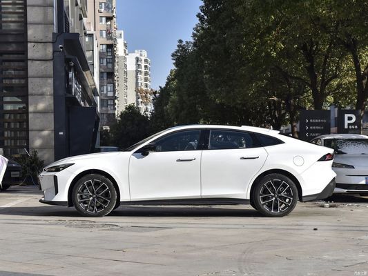 Changan Qi Yuan A06 with White Exterior Color and Hydraulic Braking System