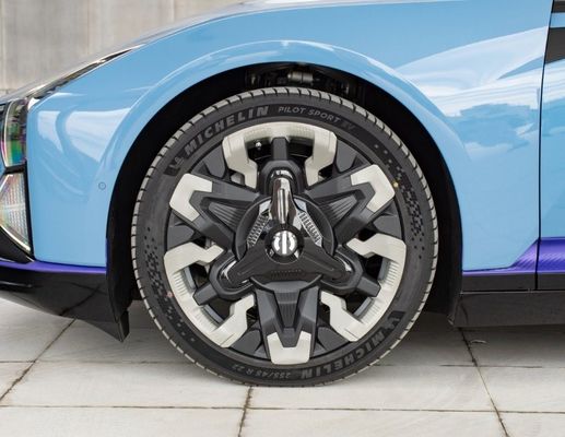 494kw Rear Suspension Form Five Link Independent Suspension 2023 Hiphi Z 4seaters Electric Car SUV