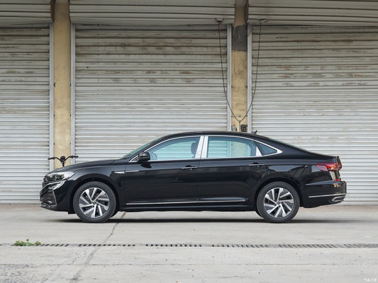 2023 Model VW Passat PHEV Long Battery Life Luxury Sedan for Customer Requirements