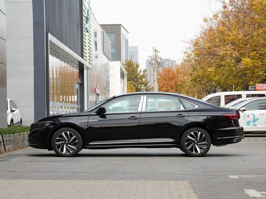 2024 VW Volkswagen Passat 380tsi Flagship Gasoline Car with Automatic Transmission