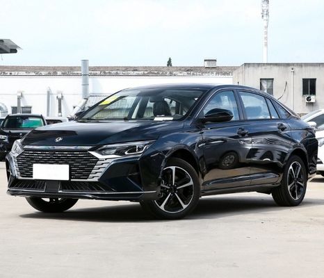 Gasoline Aeolus Yixuan Max 2024 Luxury Edition Sedan with Features and Luxury Design
