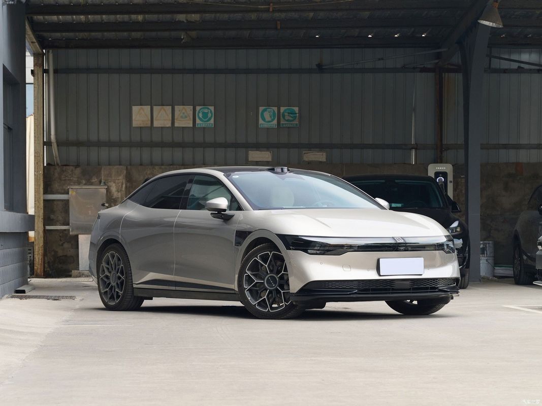 Pure Electric 2024 Car Zeekr007 Sedan 4WD 75kwh 100wkwh Battery Top Speed 210 Km/H EV