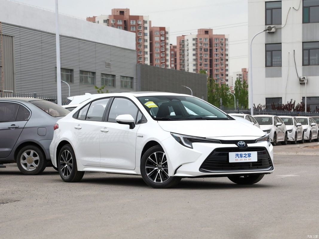 Car 1.8L Dual Clutch Hybrid Toyota Levin Sedan Gasoline Car with Customization Option