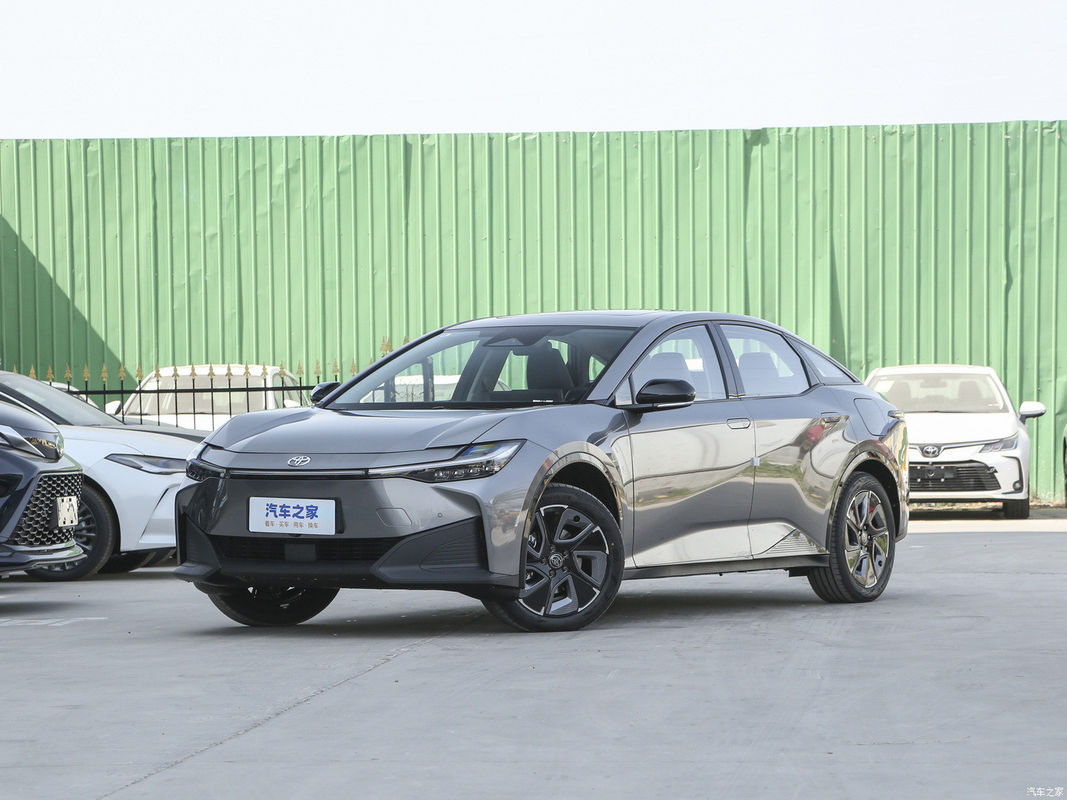 Sedan Toyota Bz3 2023 616km Long-Rang PRO Electric Vehicle Left Steering Body Style