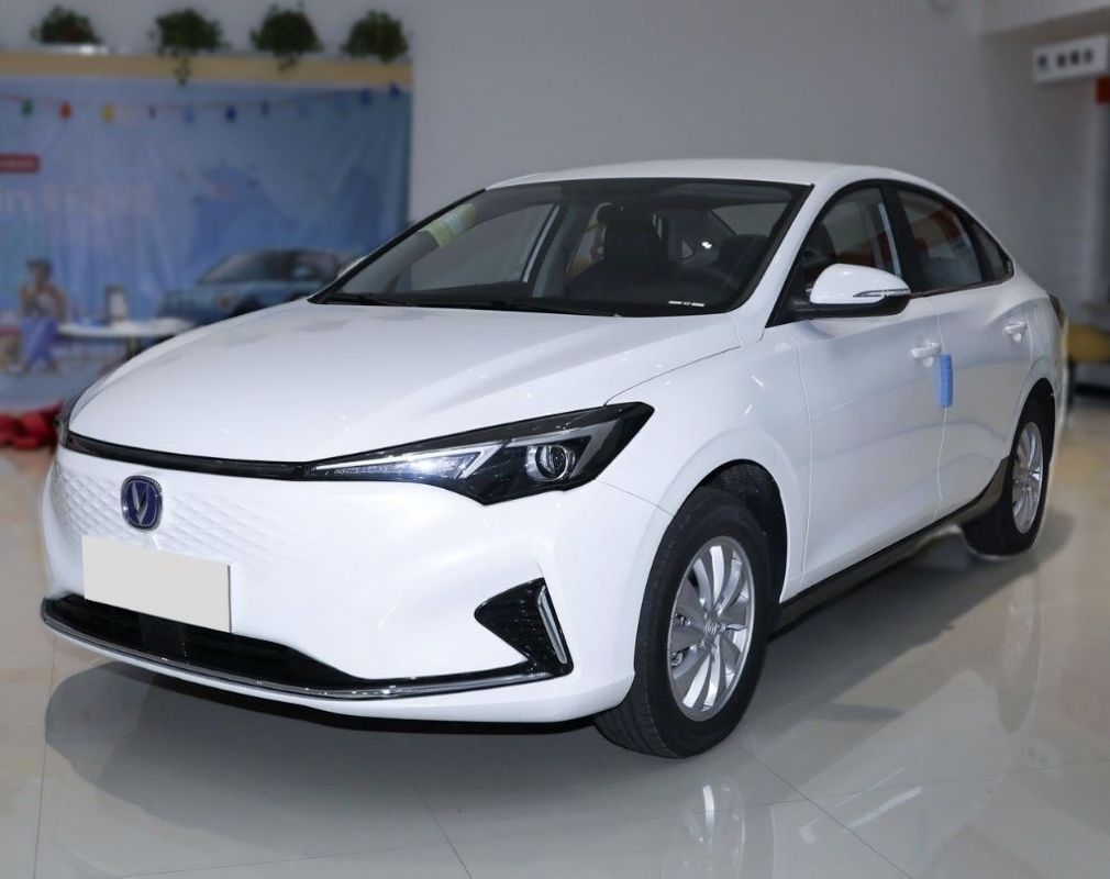 Left-Steering Sedan Changan Eado Electric Vehical Car EV460 Sedan for Performance