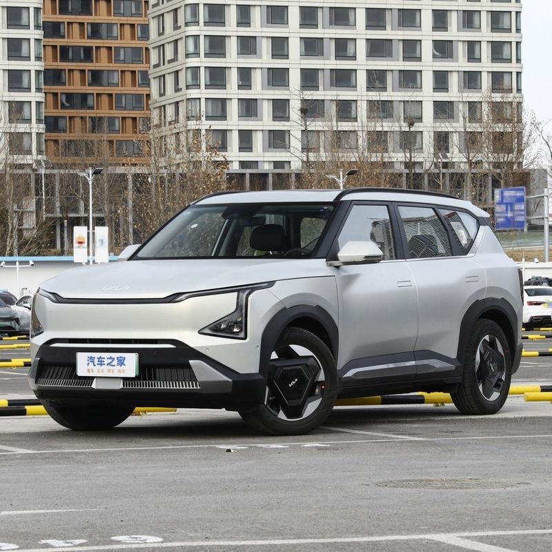 KIA EV5 530 Light Air Land SUV Electric Car with Left-Steering and 64.2Kwh Battery