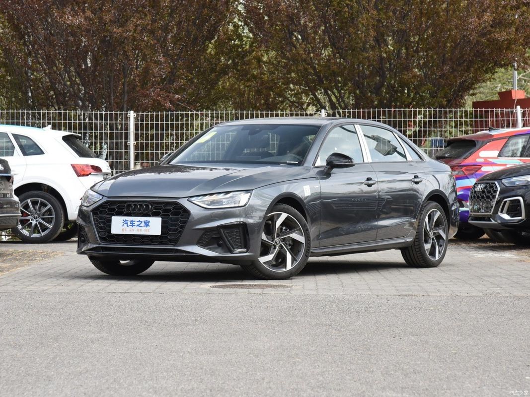 Gasoline Car Audi A4l 2023 40tfsi with Automatic Gearbox and 4858*1847*1439 Size